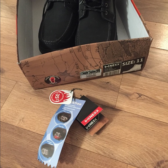 Snow Shoes - Picture 2 of 8